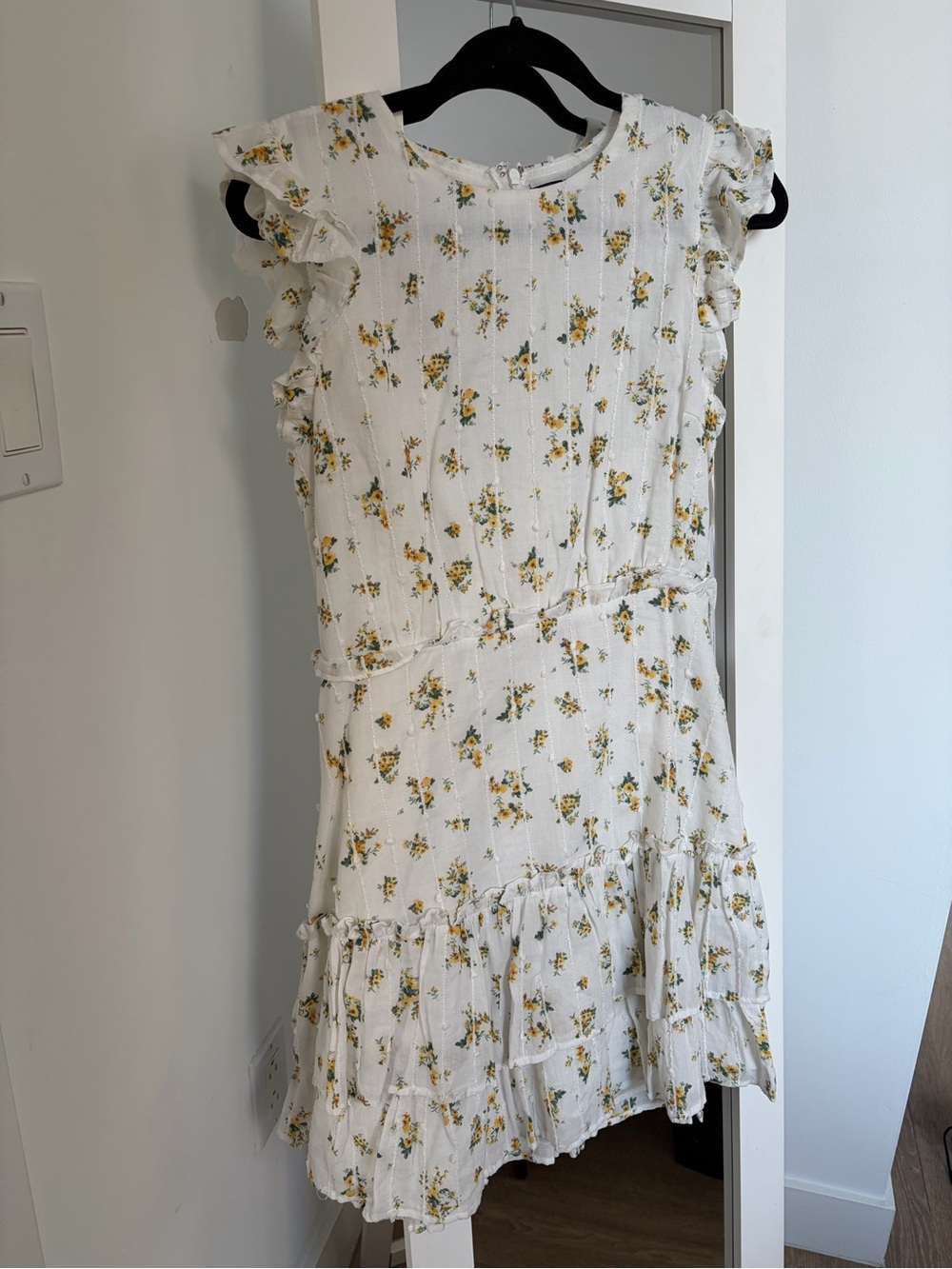 NWT AQUA Bloomingdale’s White Yellow Floral Ruffle Dress Size M